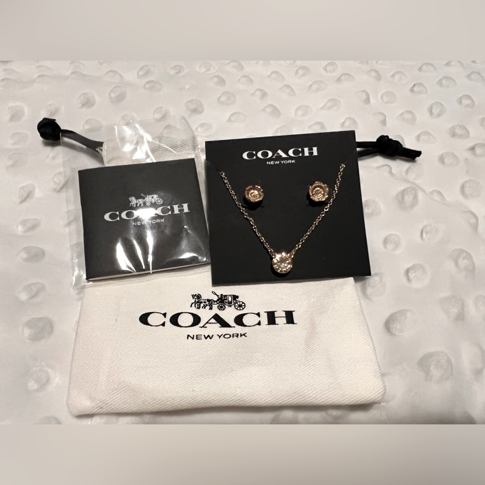 Coach earring and necklace gift set